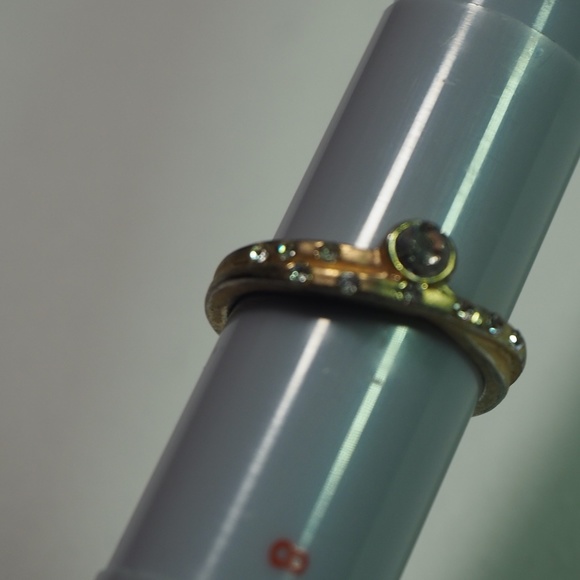 Gold ring. - Picture 3 of 3